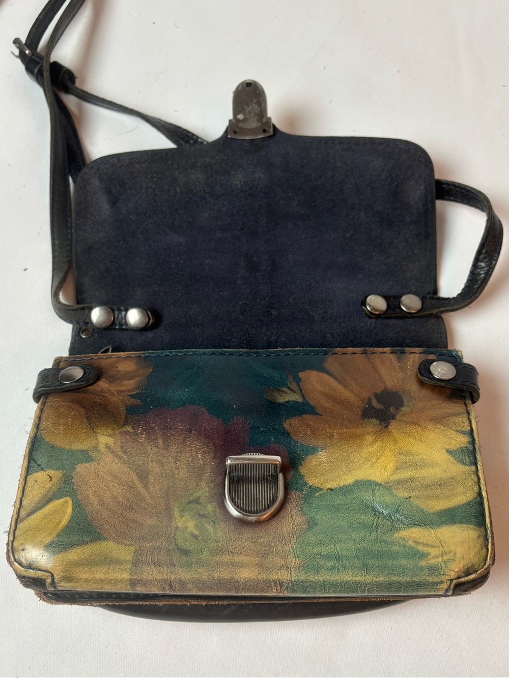 Patricia Nash Bianco Floral Smooth Leather Crossbody Organizer Bag - Picture 4 of 11